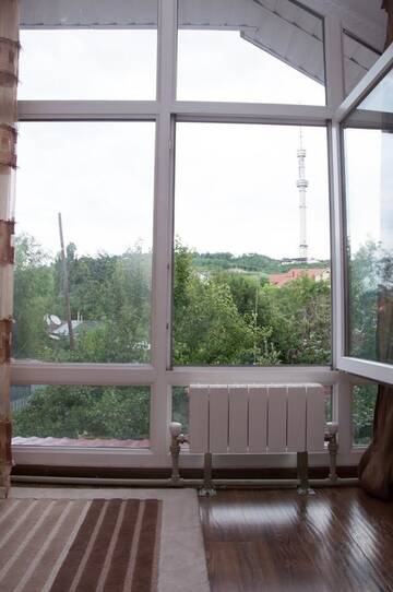 Кровать в общем 8-местном номере в  Almaty Backpackers